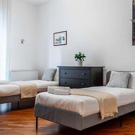 Joivy Lovely And Inviting Flat With Balcony * Milán