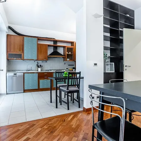 Joivy Lovely And Inviting Flat With Balcony * Milán