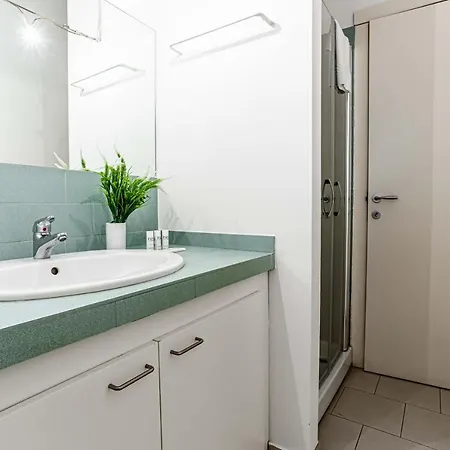 Joivy Lovely And Inviting Flat With Balcony * Milán